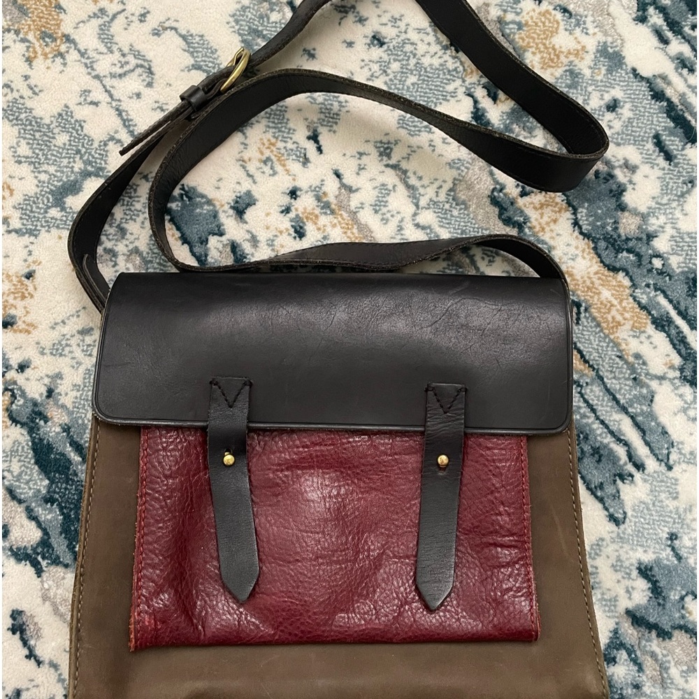 Madewell the Essex leather messenger bag